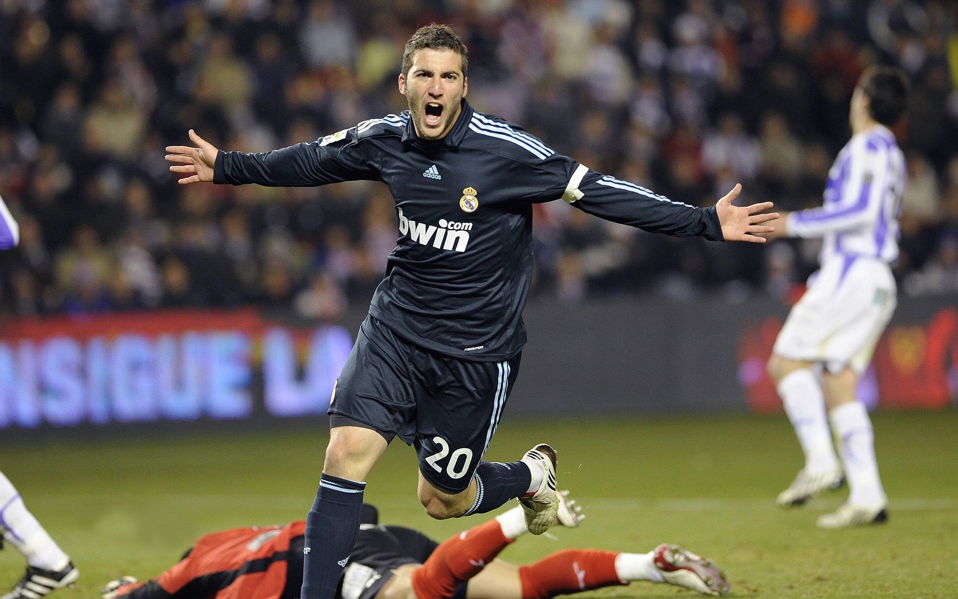 安哥拉带走瑞士，帕尔默如何成为改写历史的关键先生