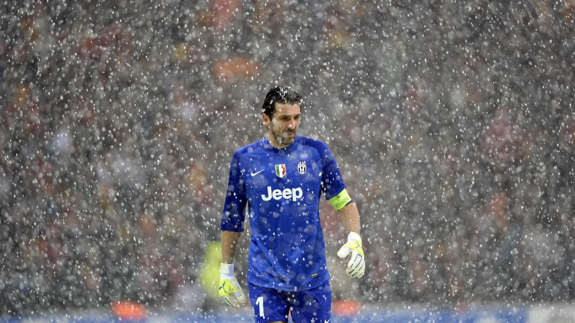 逆转之夜，绿茵场与乒乓台的双重奏