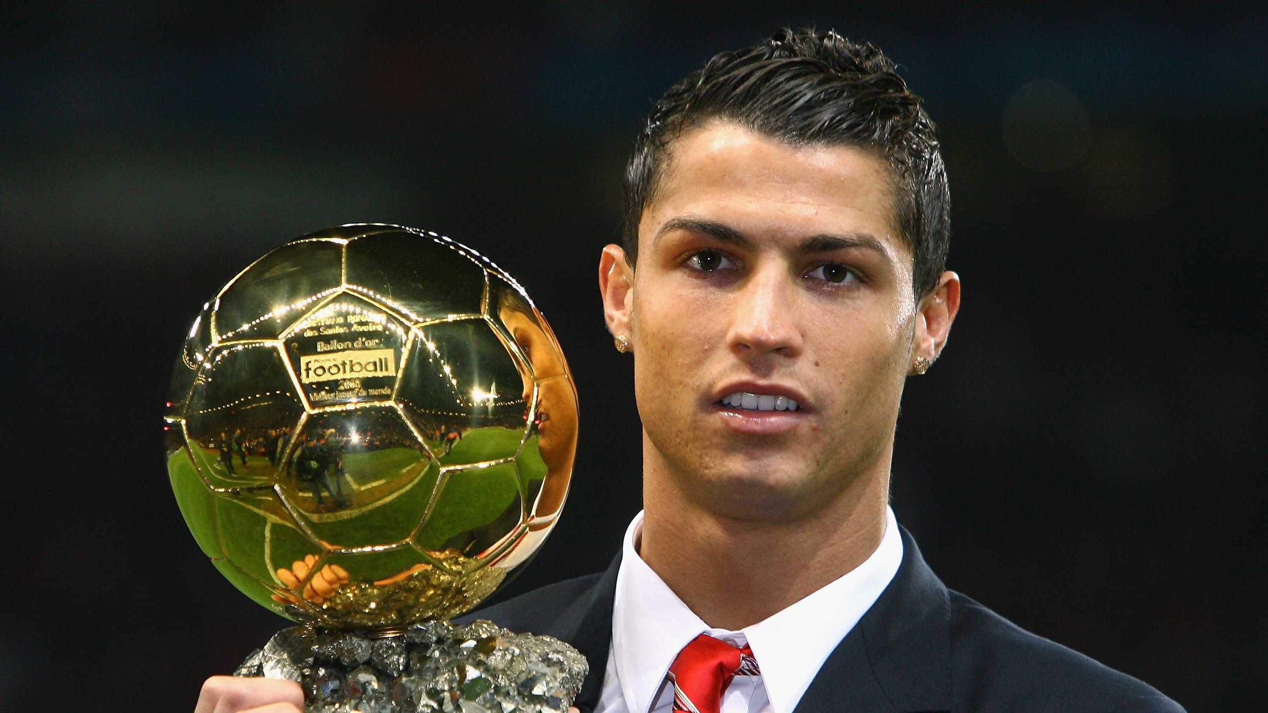 苏亚雷斯的冠军级演出，雷恩淘汰比利亚雷亚尔的战术解析与启示